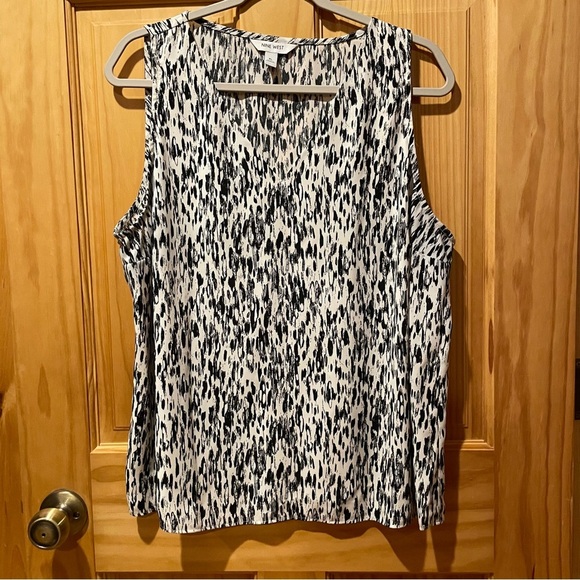 Nine West women’s geometric V-neck sleeveless top size XL used - Picture 1 of 9